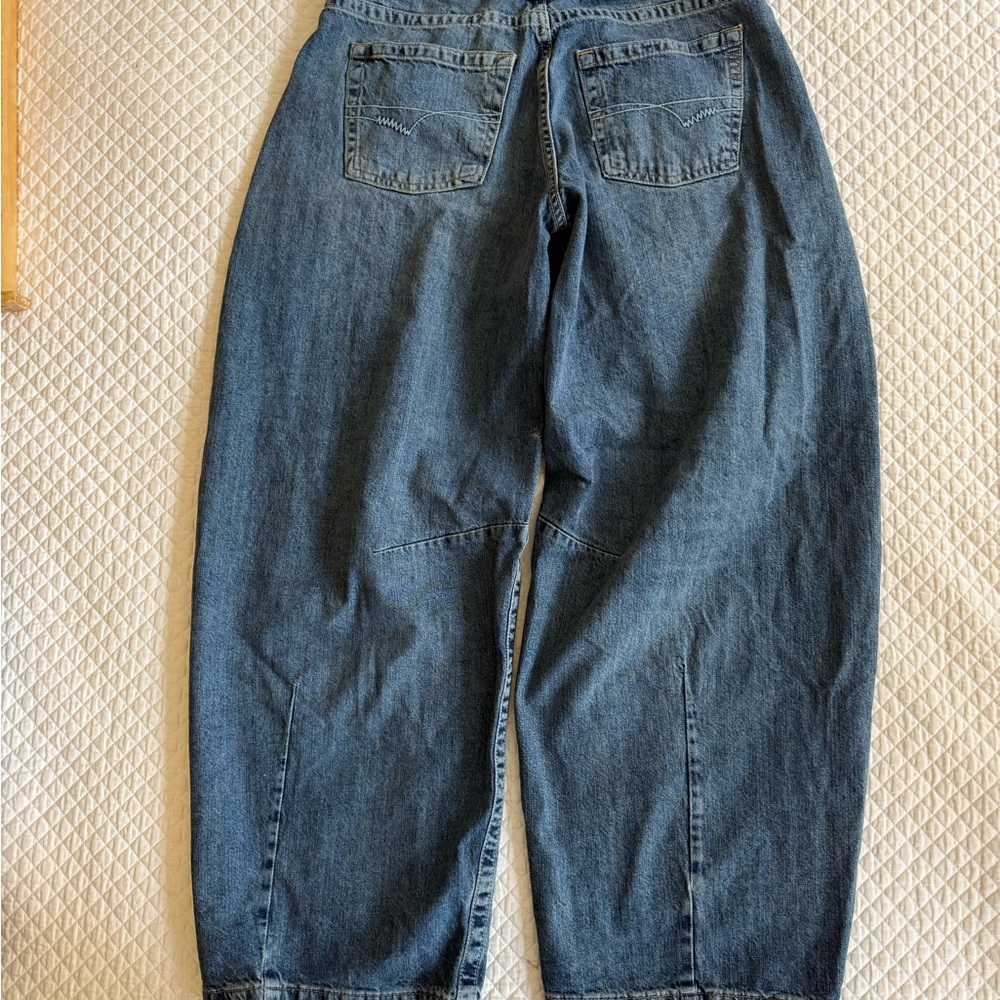 BDG Kayla Cocoon Low-Rise Jeans - Picture 2 of 3